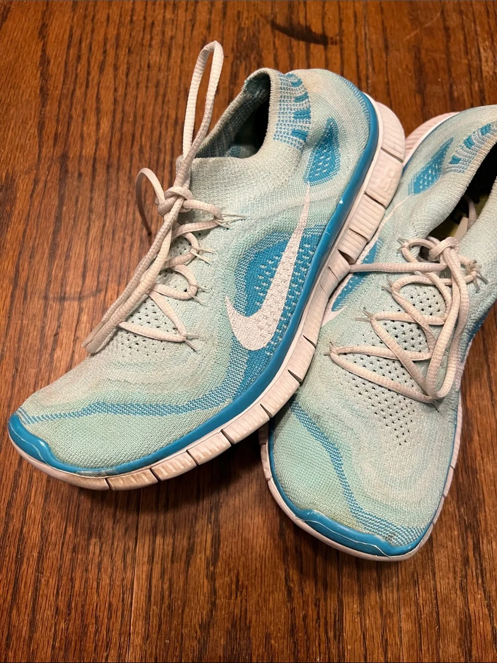 Nike Women's 5.0 Fly Knit  Light Aqua and White Knit Running Shoes